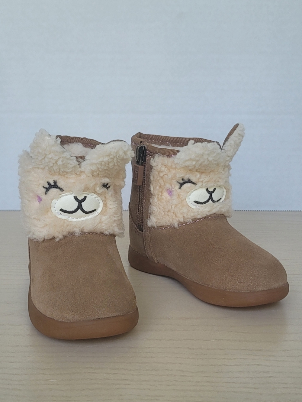 UGG Classic Llama Stuffie Tan Suede  Boots Size Toddler 6